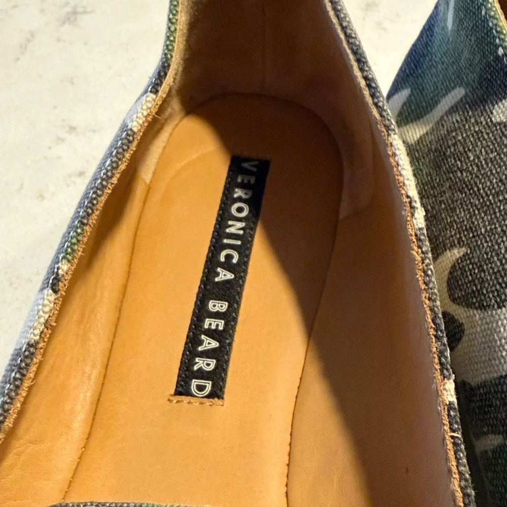 Veronica Beard Green and Black Camouflage Loafers 39.5 US size 9